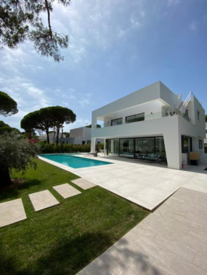 Mas del Cullou, moderne Villa in Andalusien, in der Nähe vom Meer